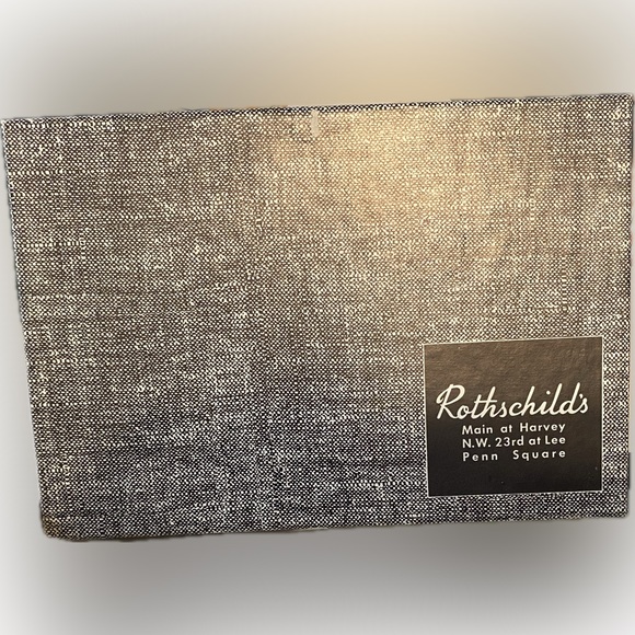 Vintage Ladies Leather gloves with pearl like snap in original Rothchild’s Box - Picture 4 of 16